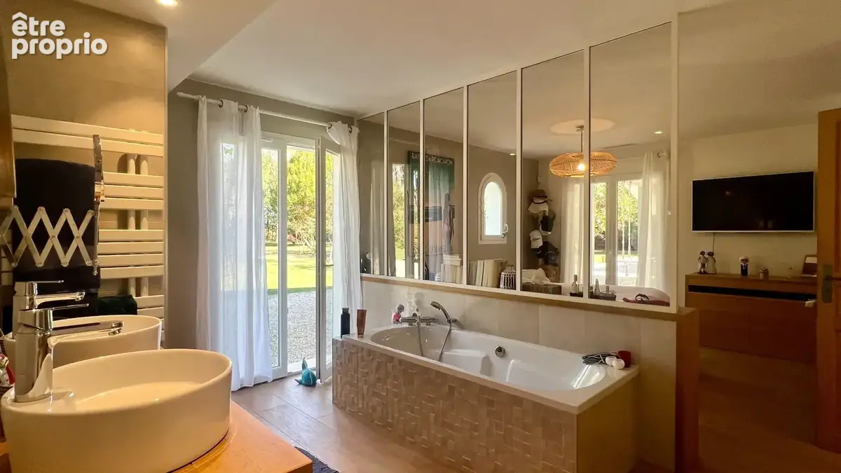 Maison 9 pièces 257 m² à vendre à Gujan-Mestras (33470) - photo 9