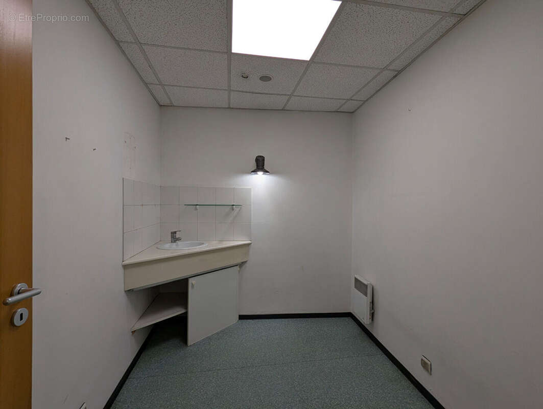 Commerce à SALERNES