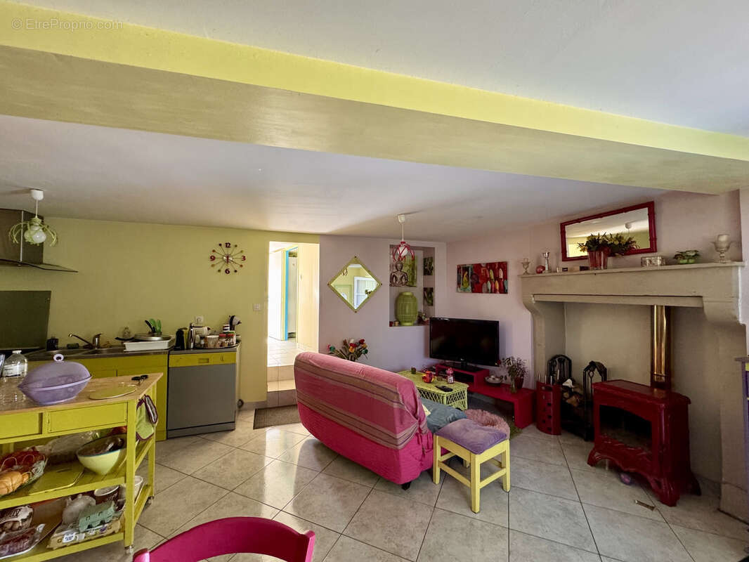 Maison à CELLEFROUIN