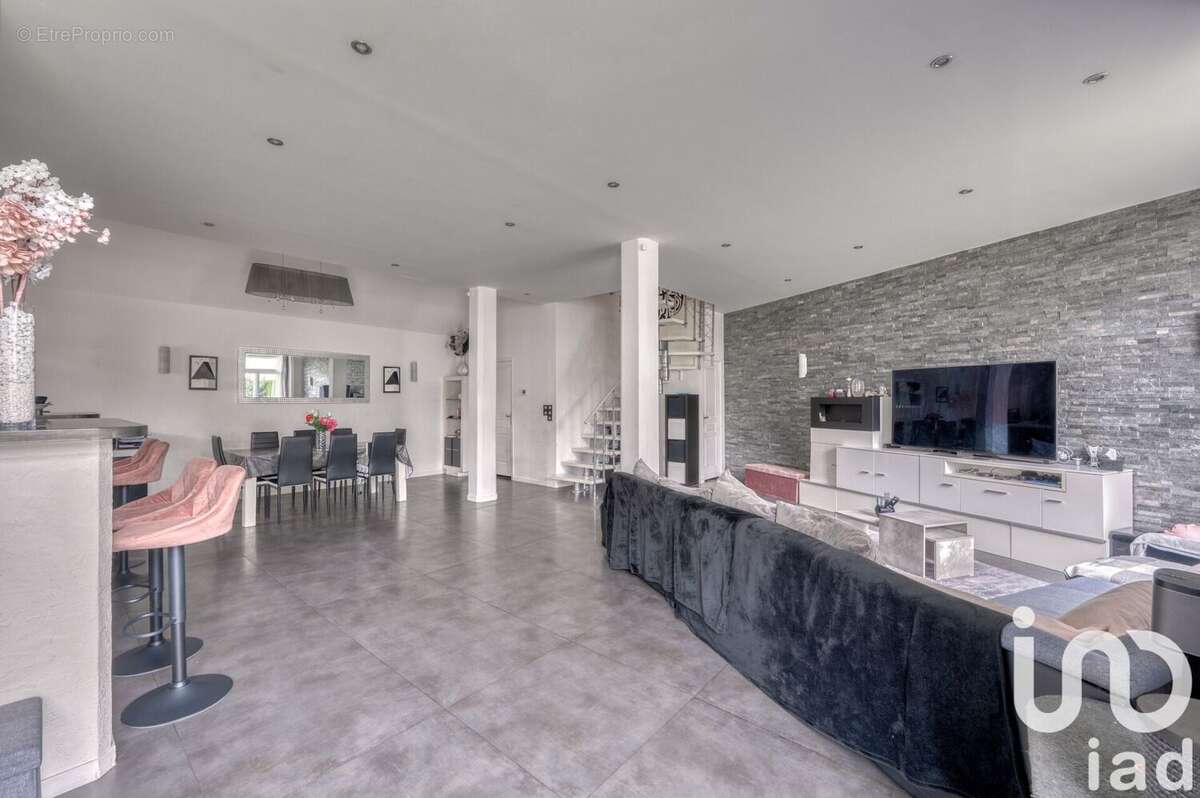 Photo 2 - Maison à LE PLESSIS-ROBINSON