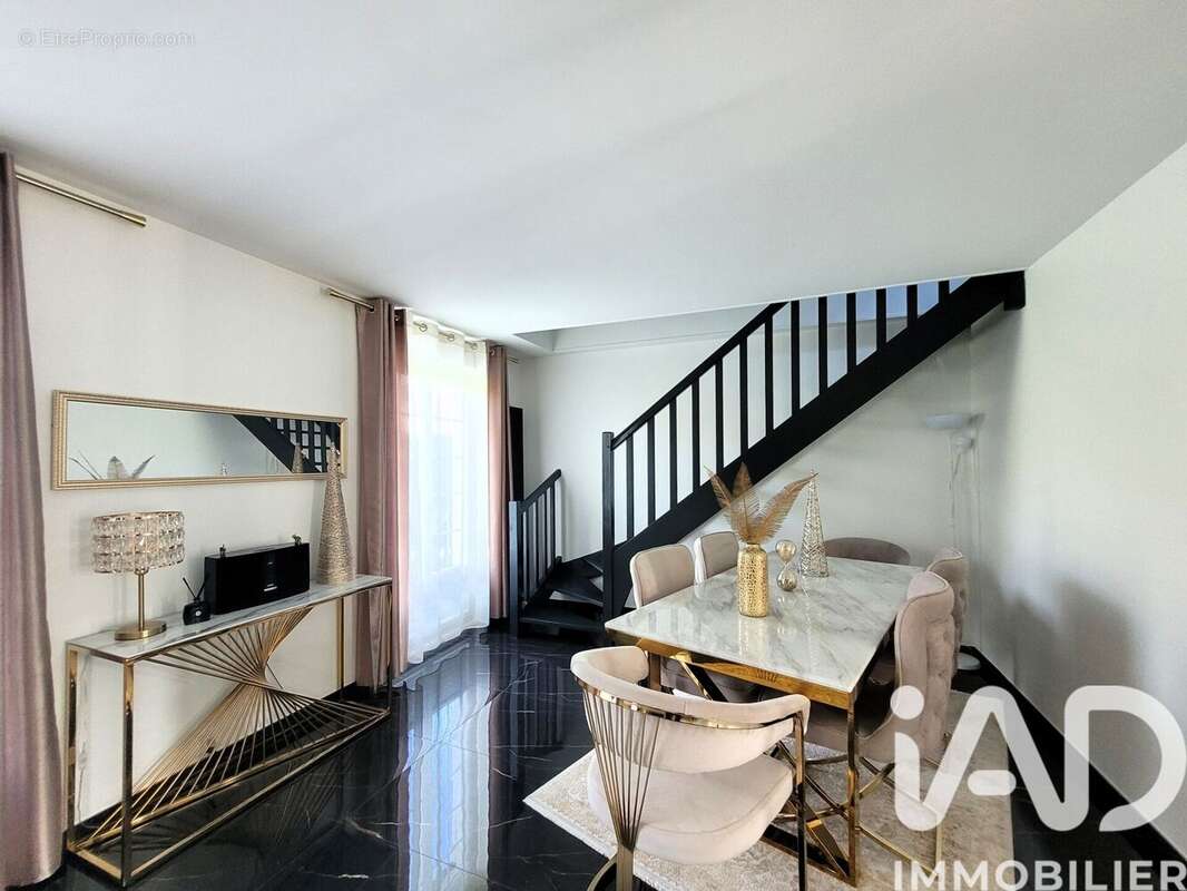 Photo 2 - Maison à CERNAY-LA-VILLE