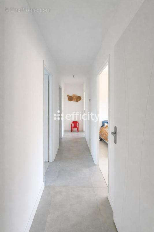 Maison à SAINT-JULIEN-L'ARS