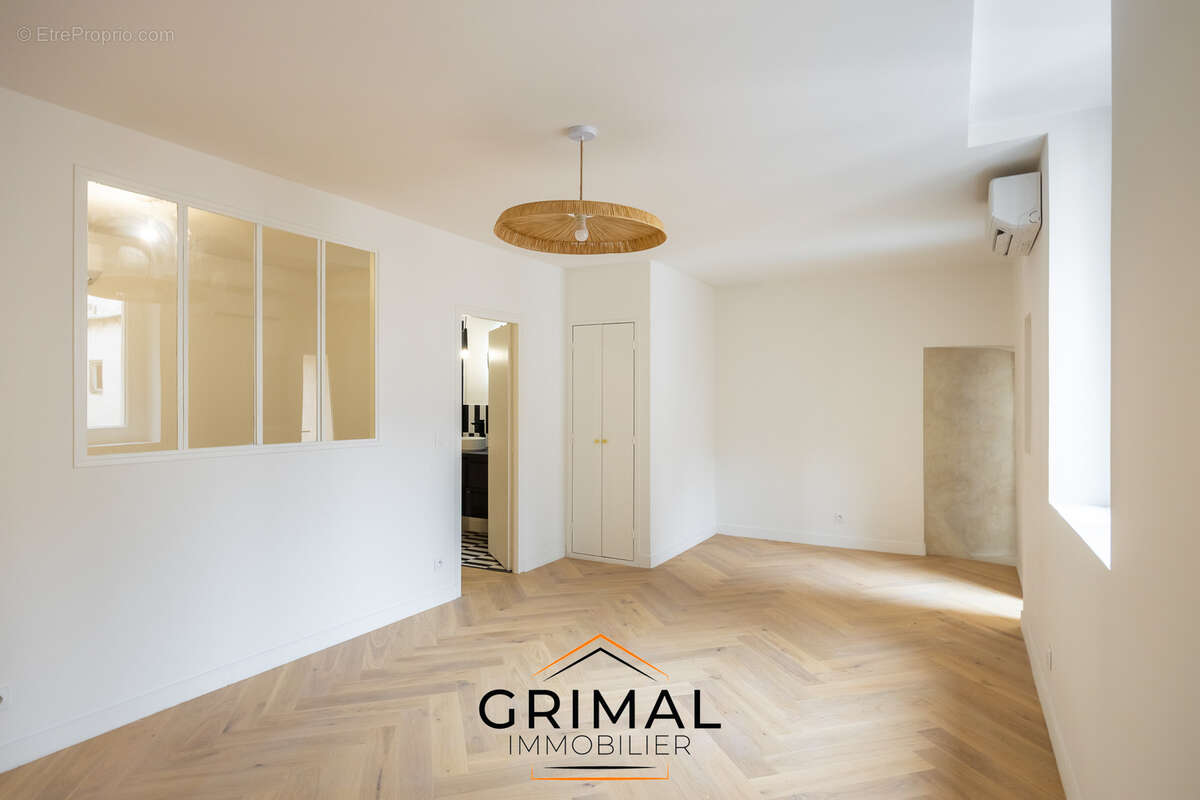 Appartement à MARSEILLE-1E