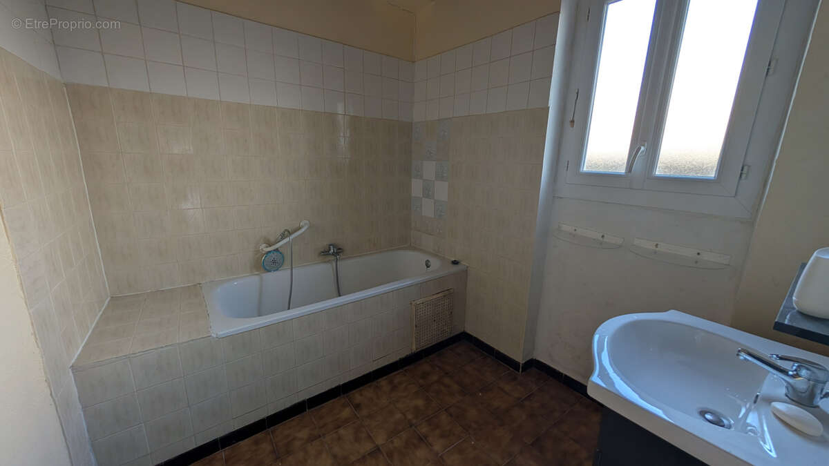 Appartement à SUMENE