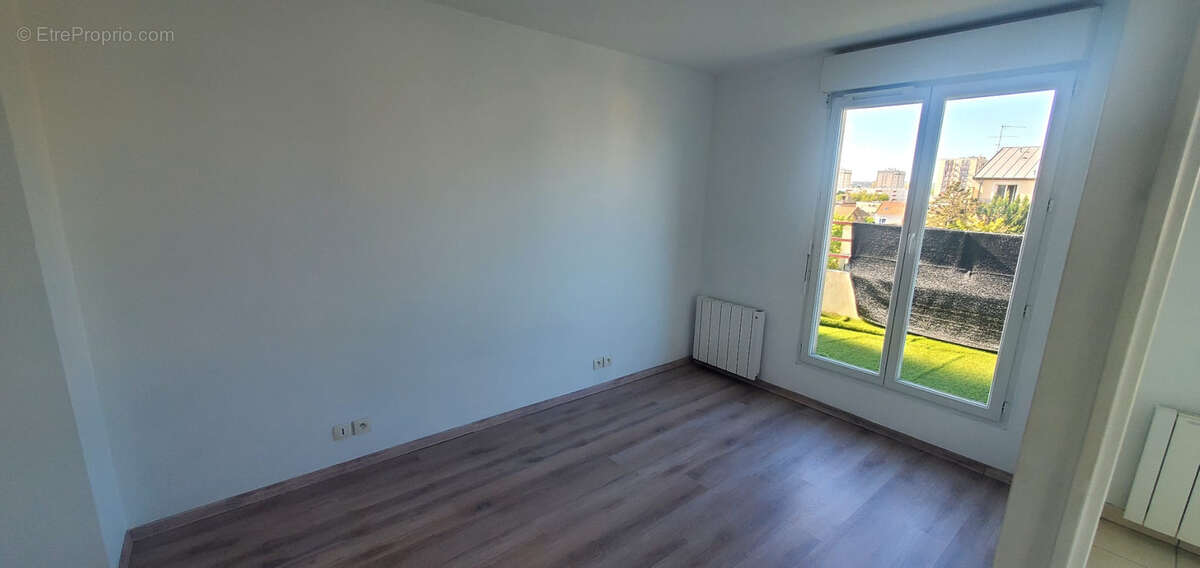 Coup de cœur -dernier  étage avec vue dégagée & balcon filant - photo 7