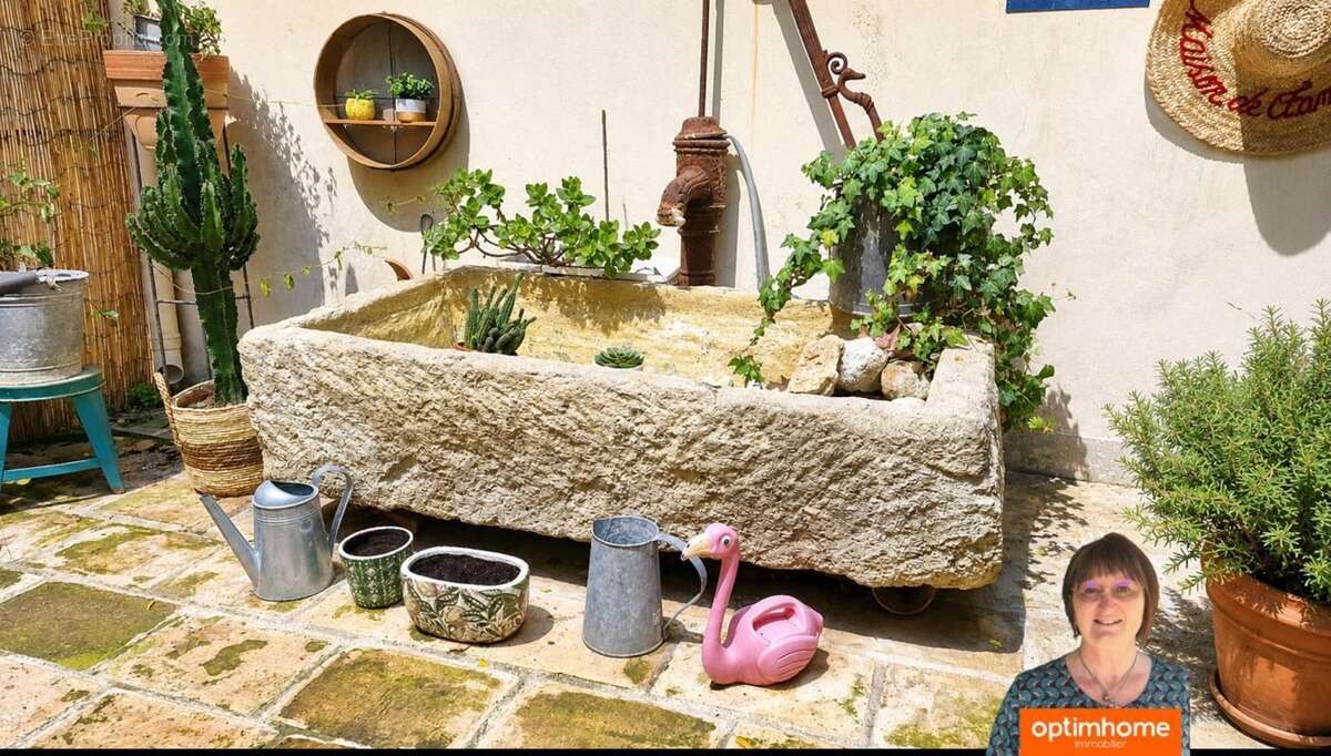 A vendre Aigues-Mortes (Gard)  - Maison intra-muros 4 chambres avec sanitaires privatifs avec patio - photo 23