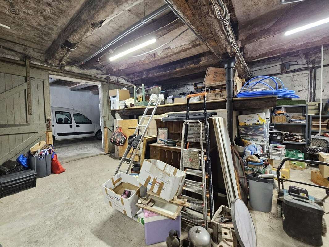 Maison de caractère, grand garage, terrasses et piscine - photo 34