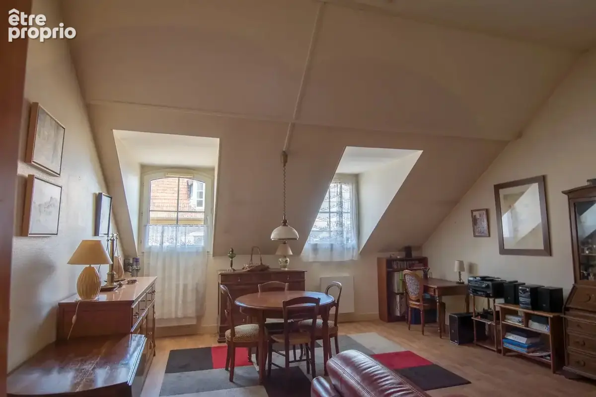 2 pièces dans Bel Immeuble - photo 2