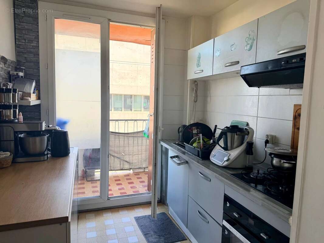 Appartement à MARSEILLE-3E