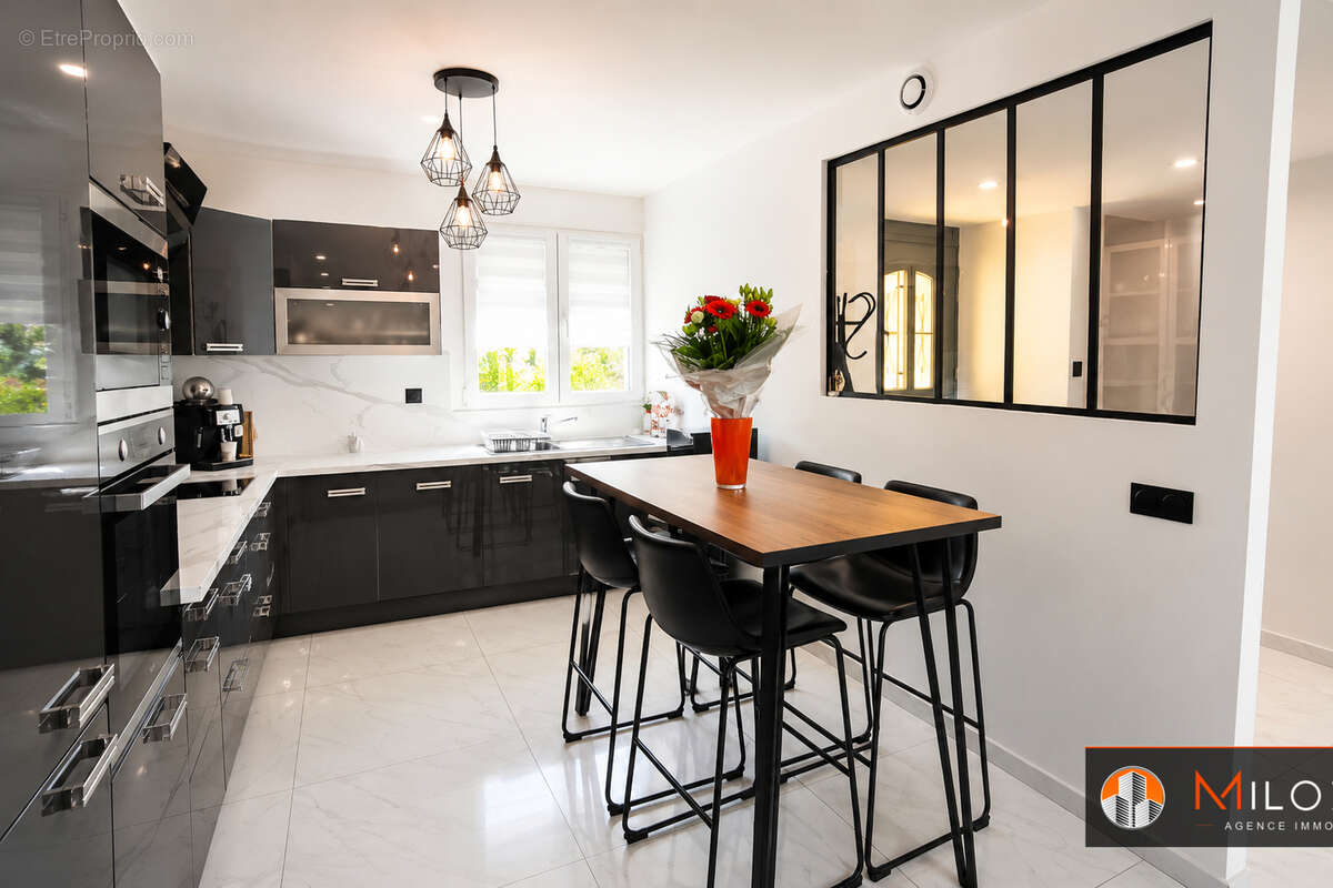 Maison Villefontaine 91.88 m2 - photo 3