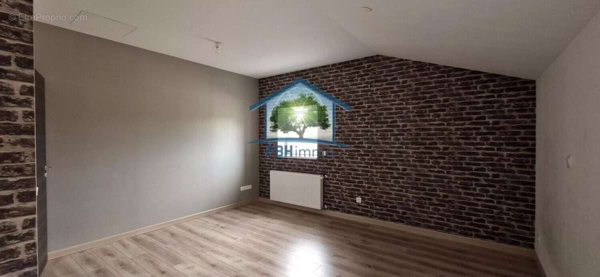 SARREGUEMINES (57) - Maison de ville de 75,35 m² + une terrasse + parking privé. - photo 10