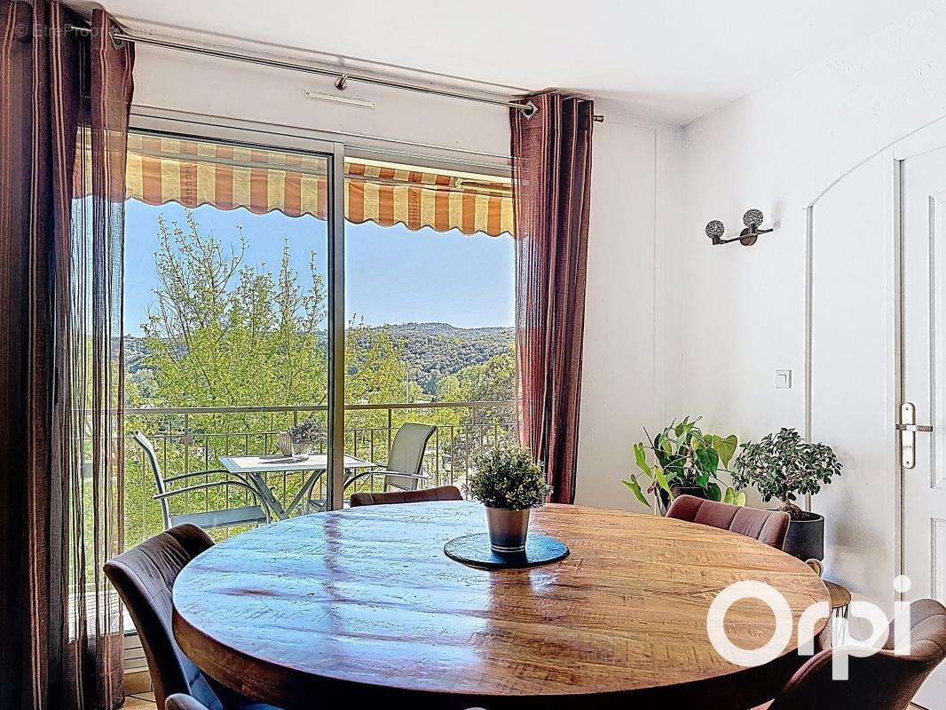 Appartement 4 pièces 82 m2 - stationnement - cave - lumineux - photo 2