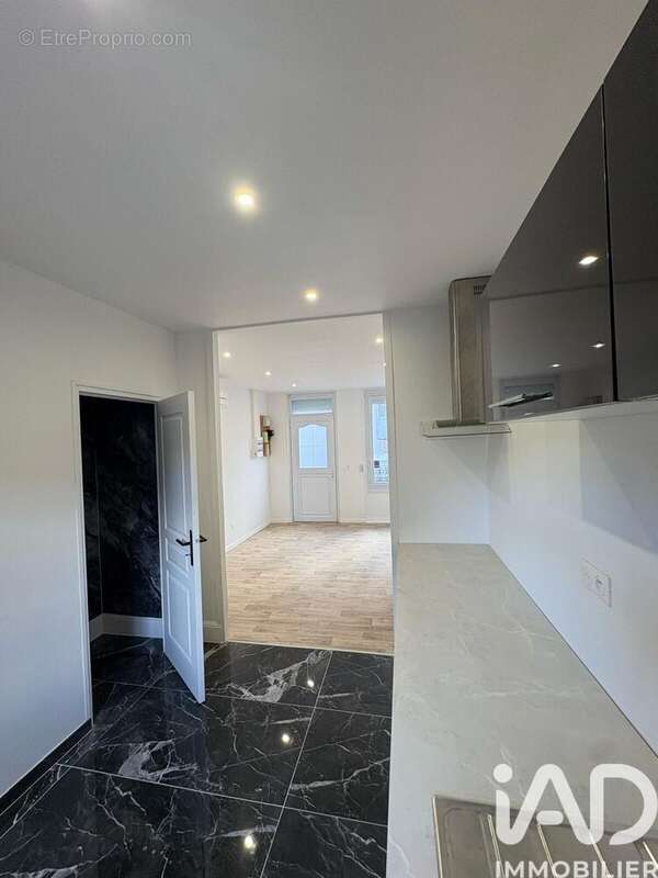 Photo 4 - Maison à ROMILLY-SUR-SEINE