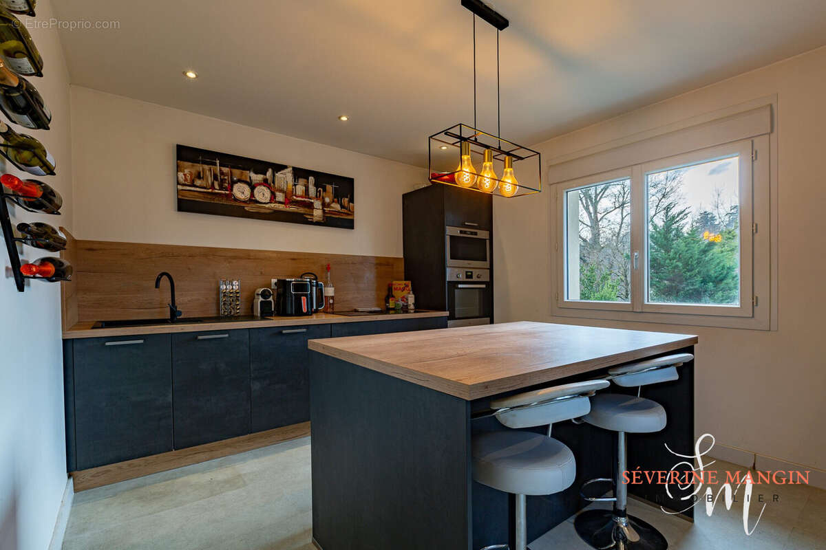 Maison à ROMANS-SUR-ISERE