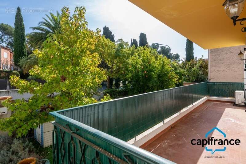 Sanary Port à pied/  Appartement en RDC de 114 m2,  S/Sol de 187 m2  et terrain 318 m2 /garage. 10mn du port - photo 15