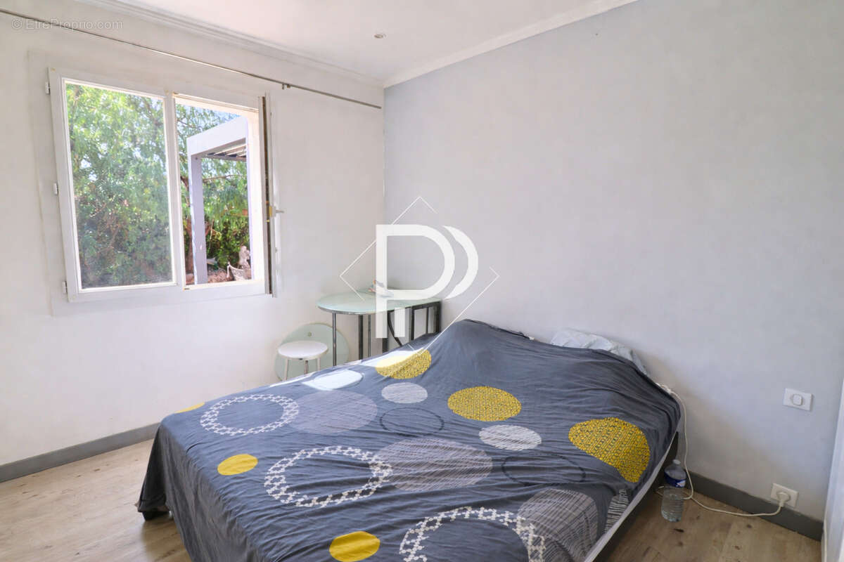 Maison à ROQUEBRUNE-SUR-ARGENS