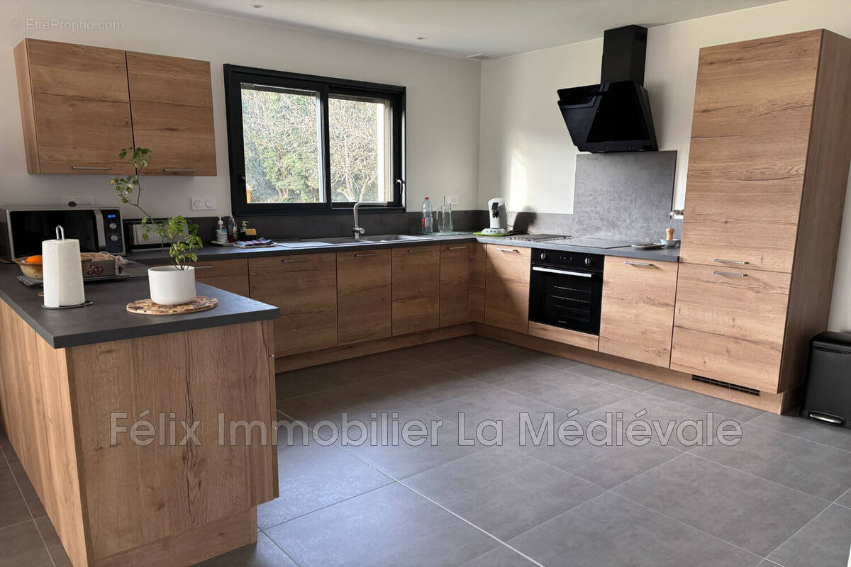 Maison à CARSAC-AILLAC