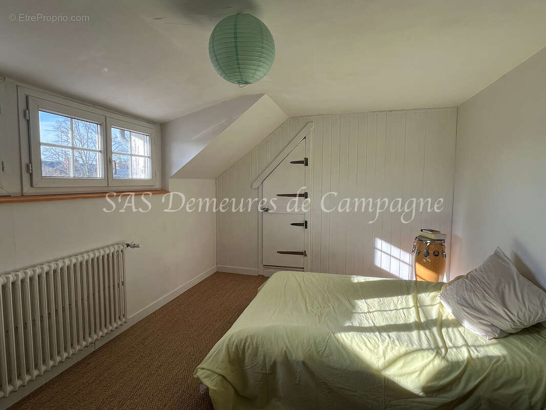 Maison à SAINT-SATUR