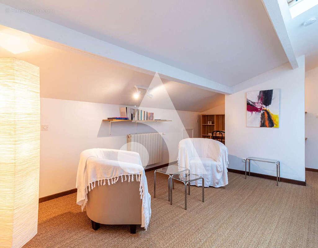 Maison à SAINT-JUST-LUZAC