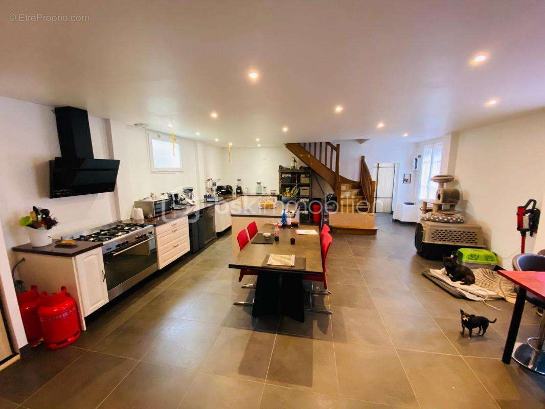 Maison à SAINT-MALO-DES-TROIS-FONTAINES