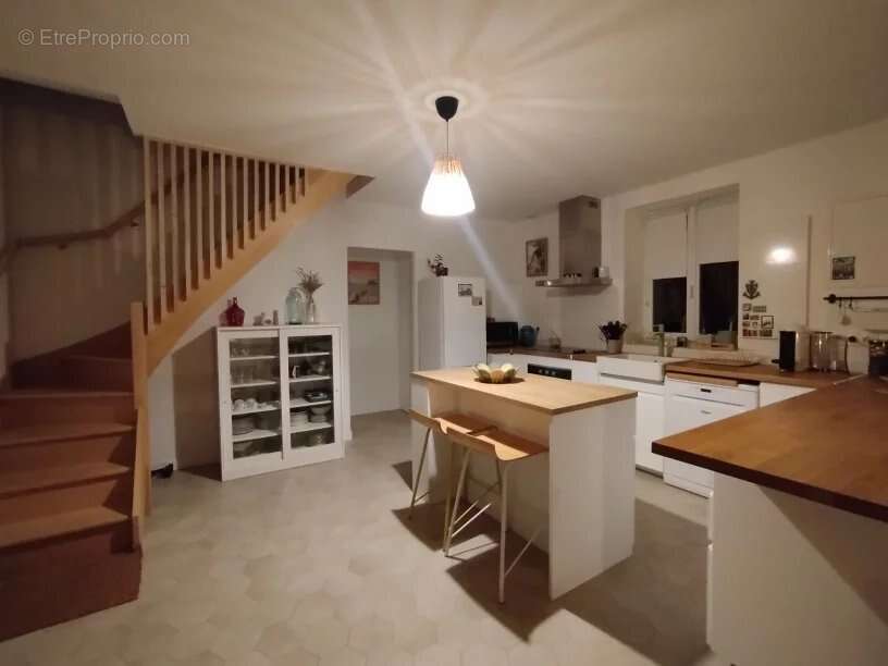 Maison à SAINT-PIERRE-DE-MAILLE