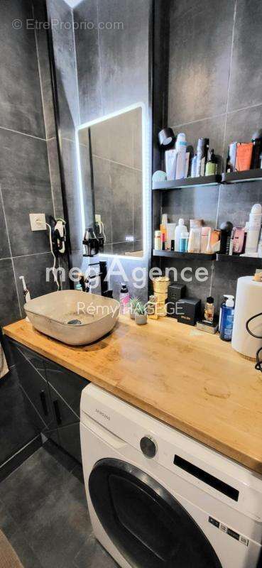 Appartement à COURBEVOIE