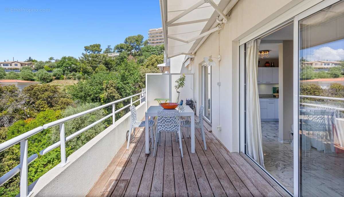 Appartement à LE CANNET