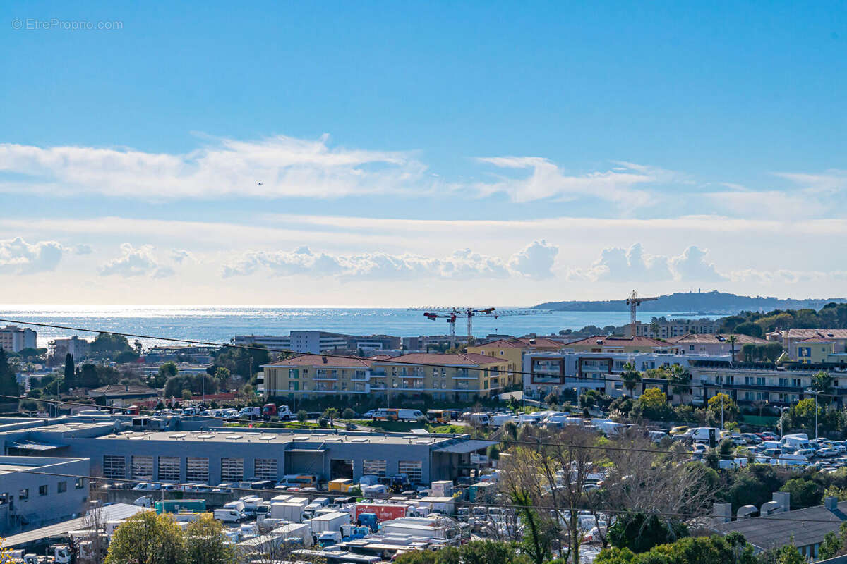 Appartement à VILLENEUVE-LOUBET