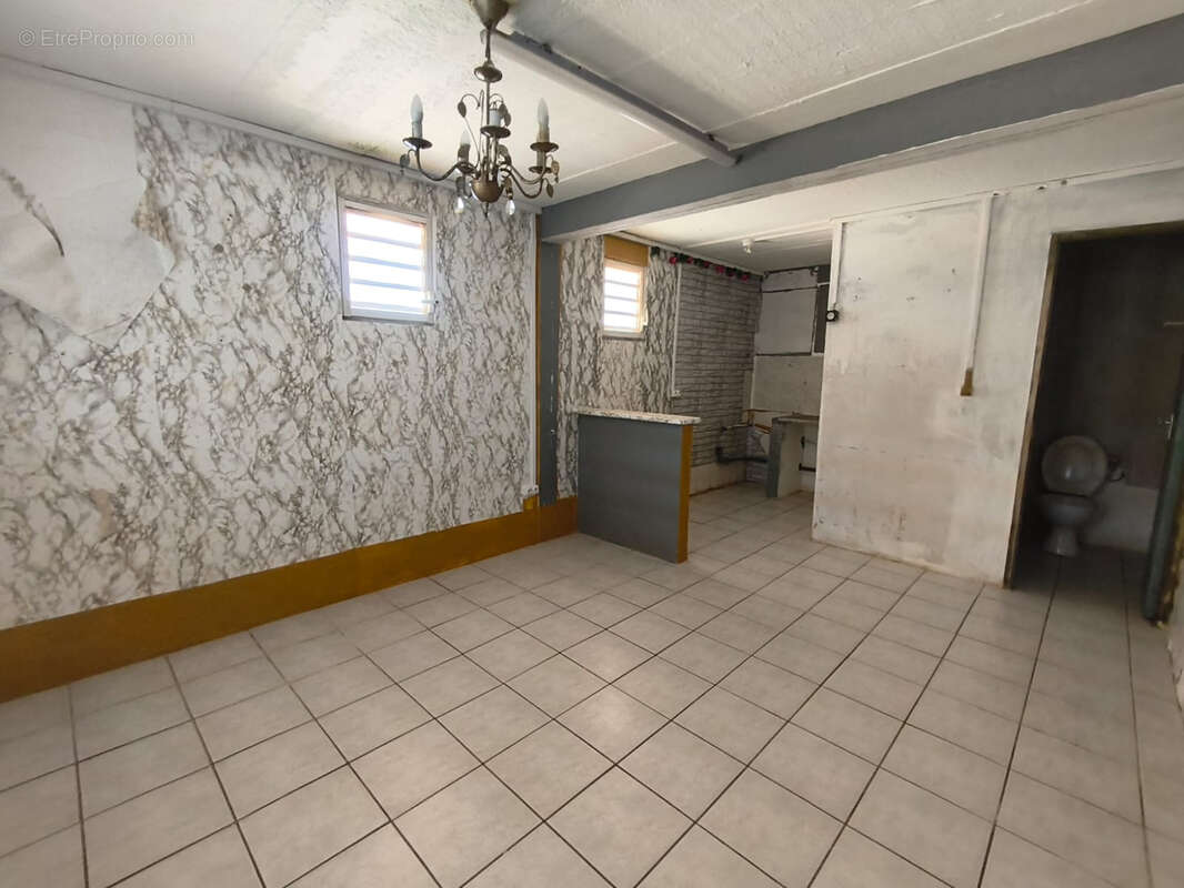 Maison à REMIRE-MONTJOLY