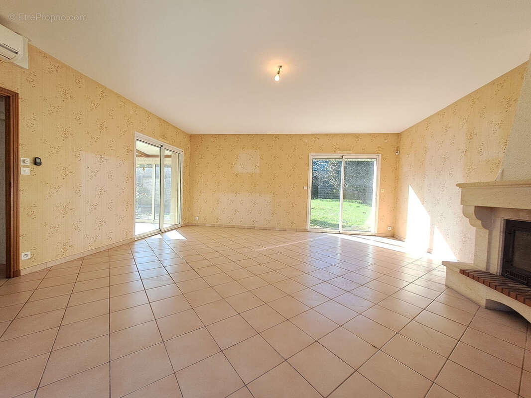 Centre Saint-Pierre-la-Noue - Villa 4 chambres + bureau sur 1 206m2 de terrain - photo 7