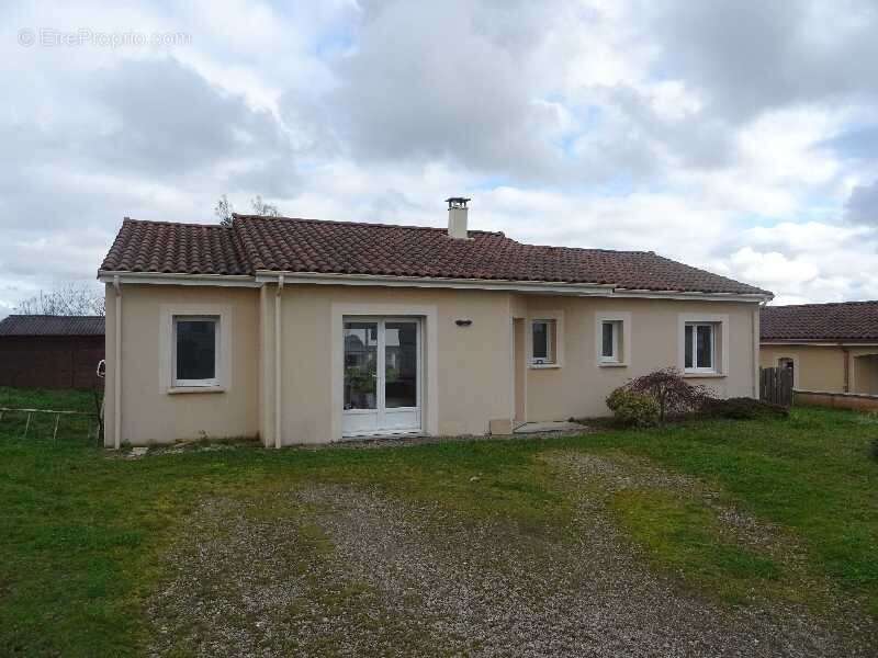 Maison à SAINT-JUNIEN
