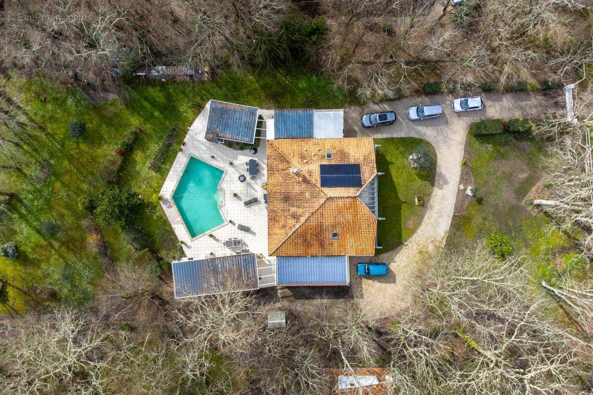 Maison à SAINT-SULPICE-ET-CAMEYRAC