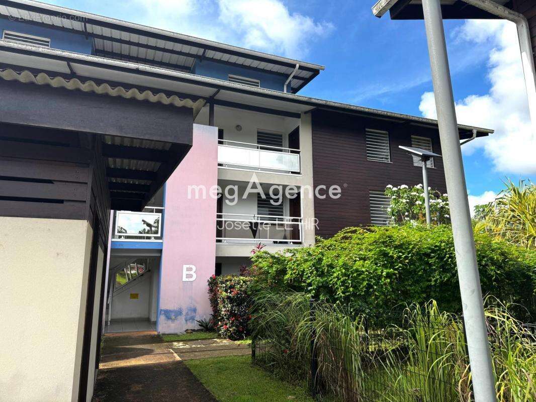 Appartement à REMIRE-MONTJOLY