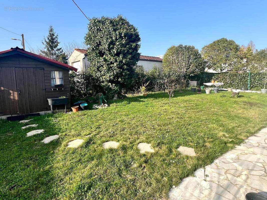 Photo 2 - Maison à SAINT-JEAN-D'ANGELY