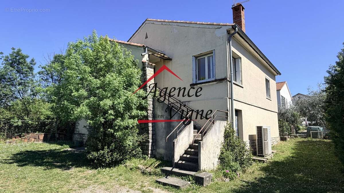 Maison à SAINT-JULIEN-LES-ROSIERS