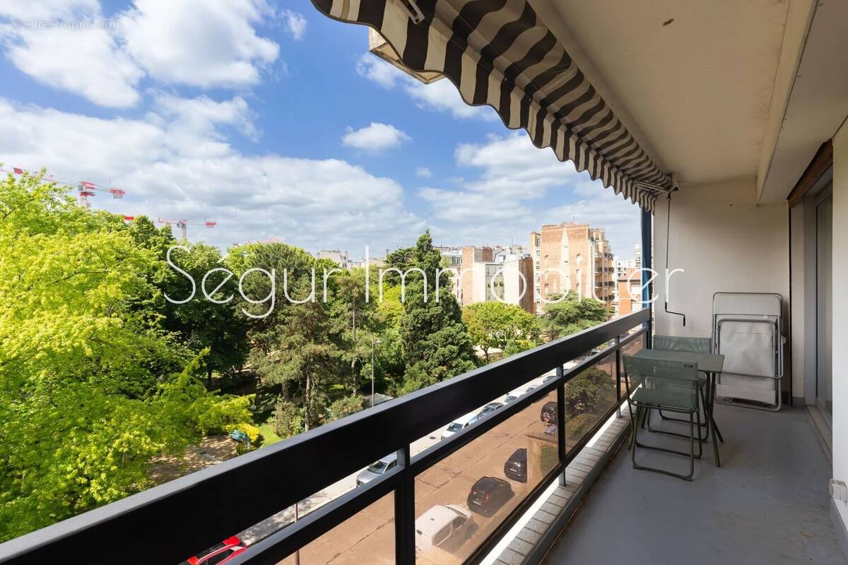 Appartement à PARIS-15E