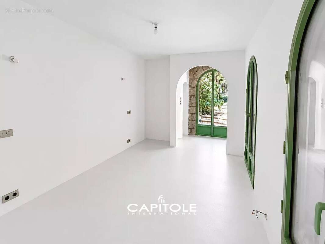 Antibes – villa d’exception rénovée avec vue mer  prestations ultra luxe - photo 15