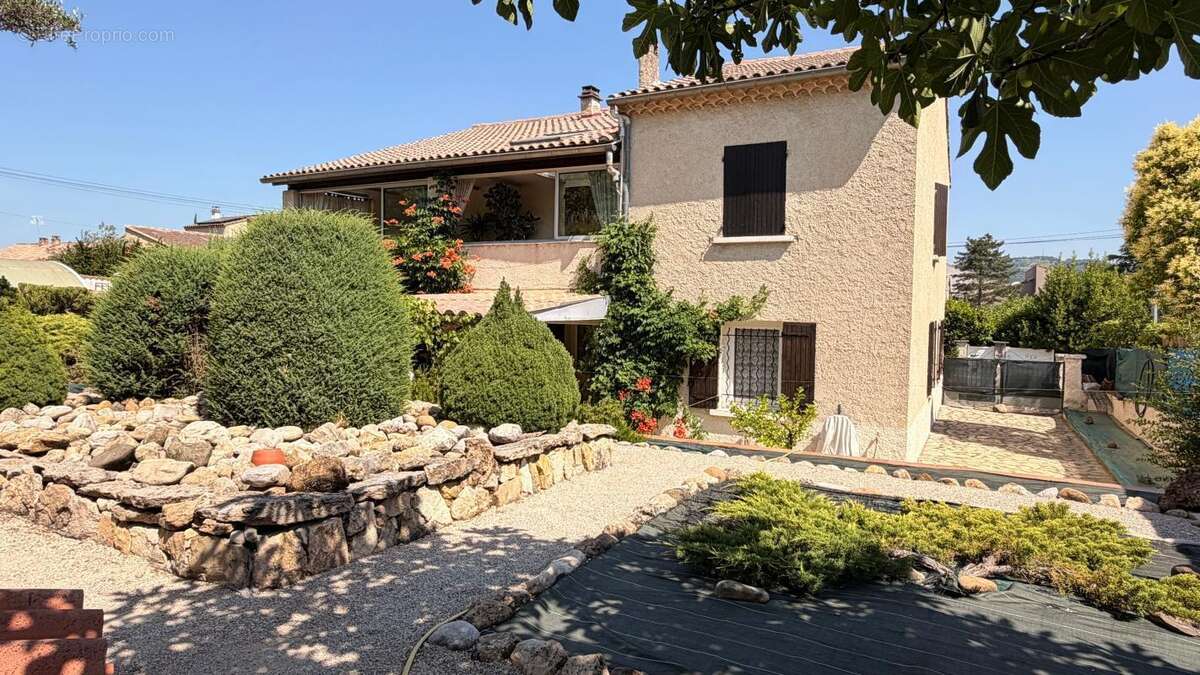 Maison à VAISON-LA-ROMAINE