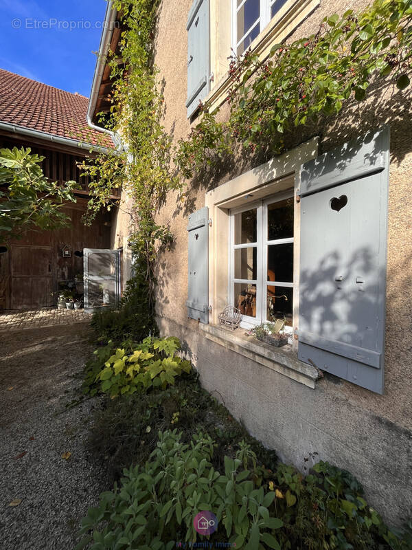Maison à VILLERSEXEL