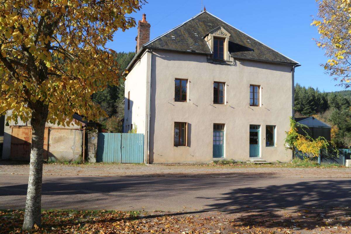 Maison à LUCENAY-L&#039;EVEQUE