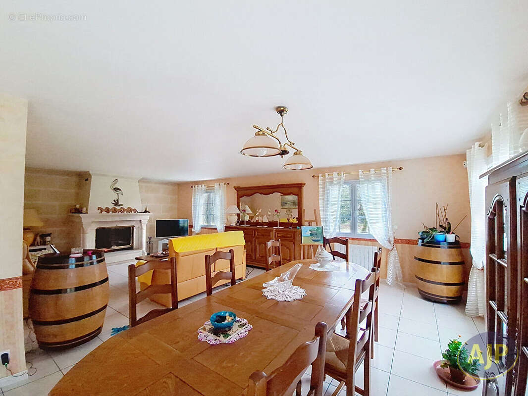 Maison à SAINTE-EULALIE