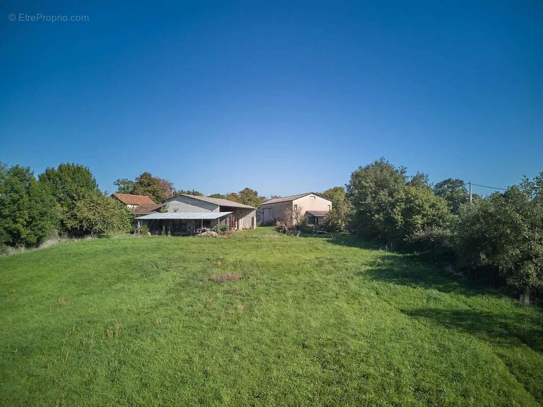 Maison à MIRANDOL-BOURGNOUNAC