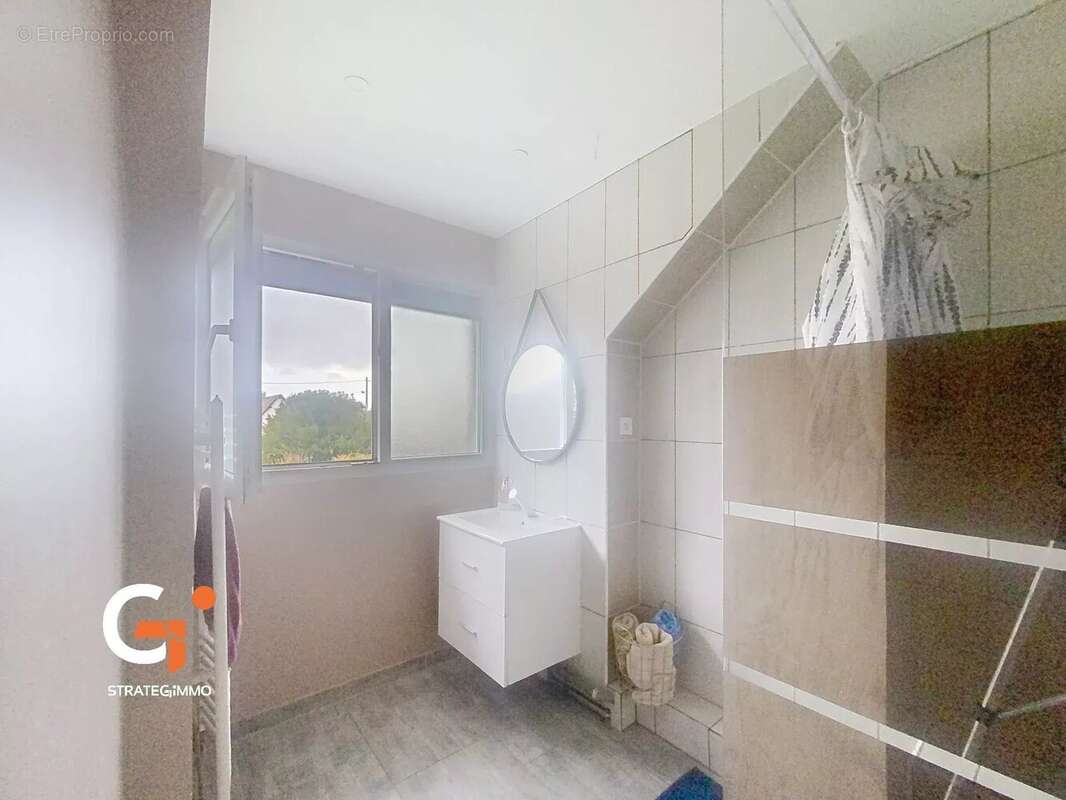 Maison à SAINT-ETIENNE-DU-ROUVRAY