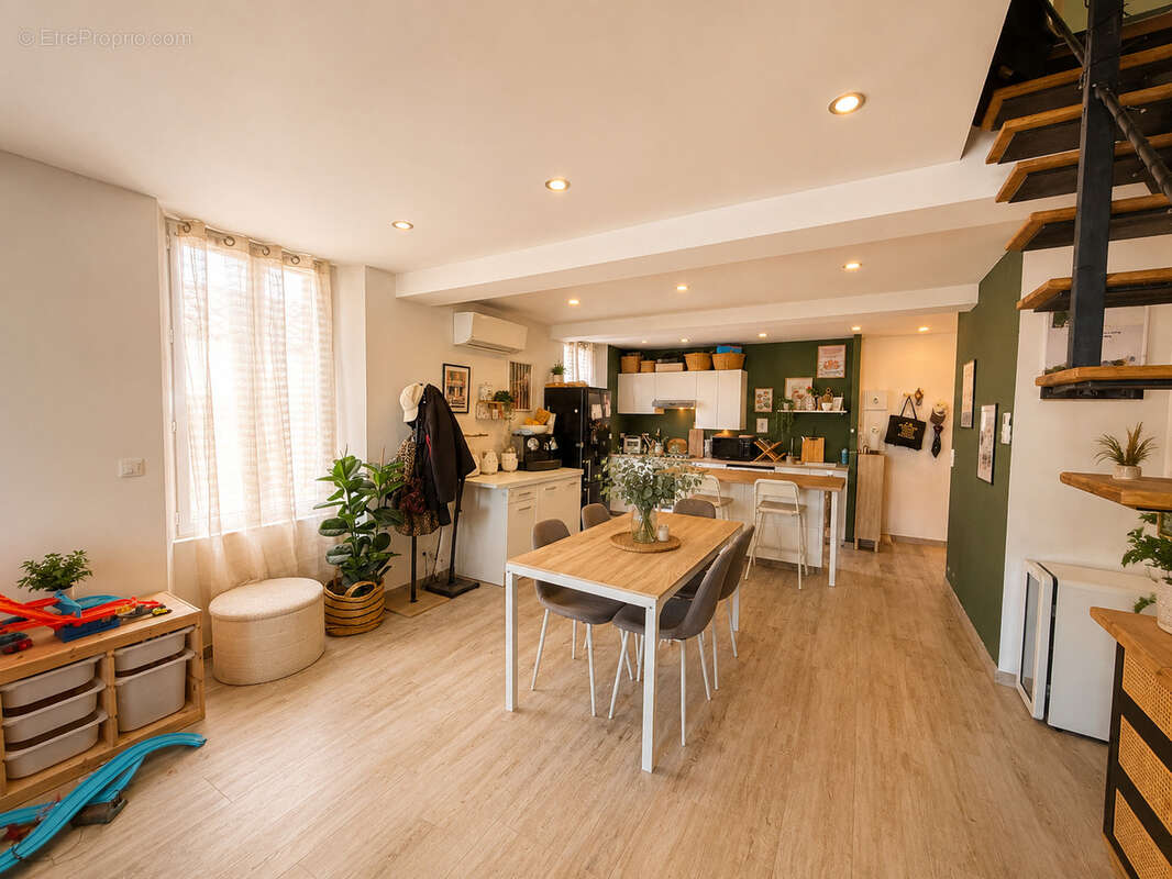 Appartement à SIX-FOURS-LES-PLAGES