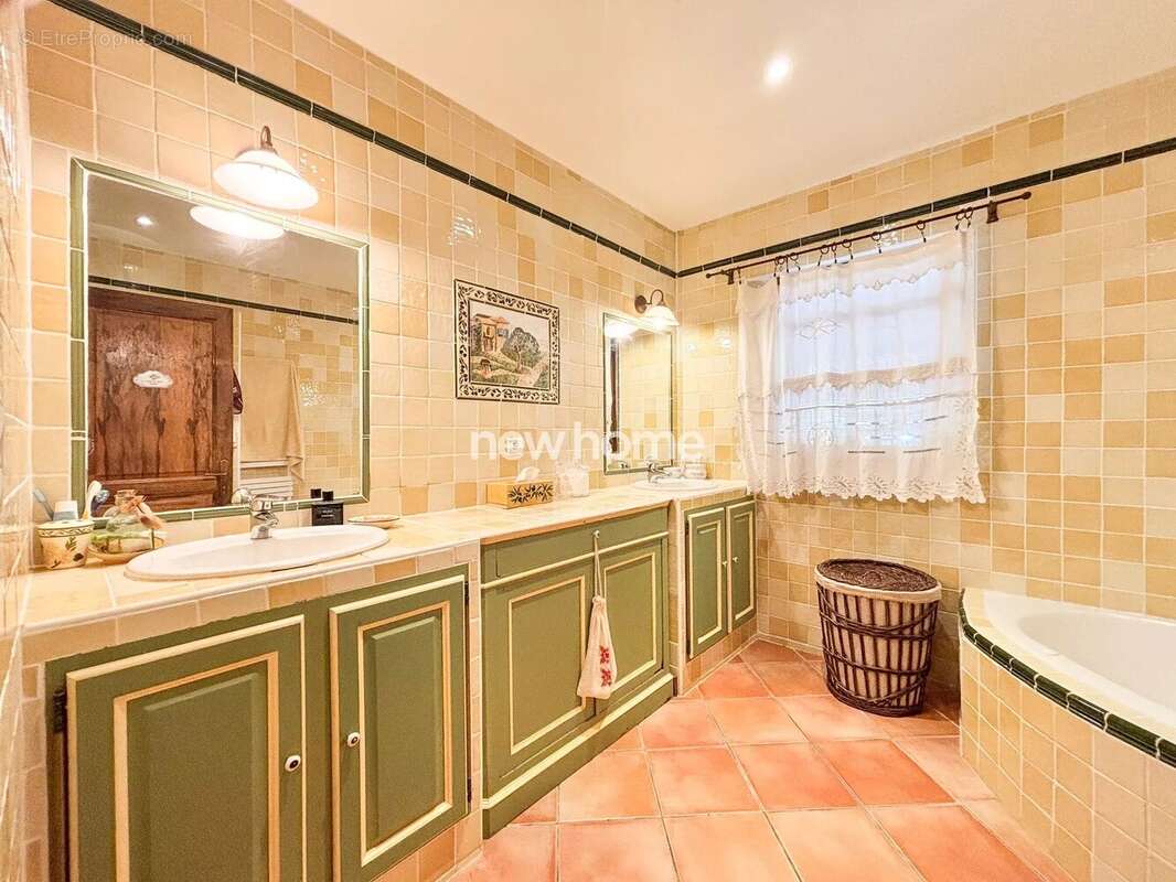 Maison à LORGUES