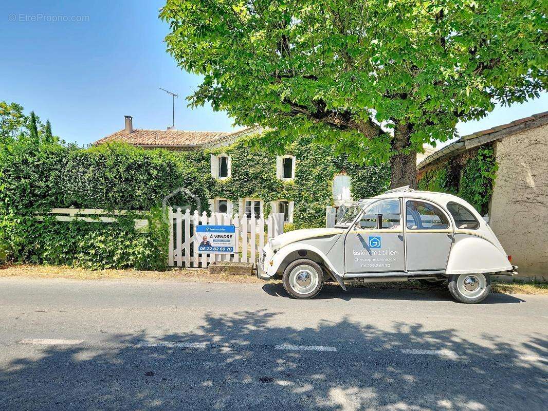 Du cachet et du charme pour cette confortable maison de 181m2. sur 1.1 hectare de terrain - photo 2