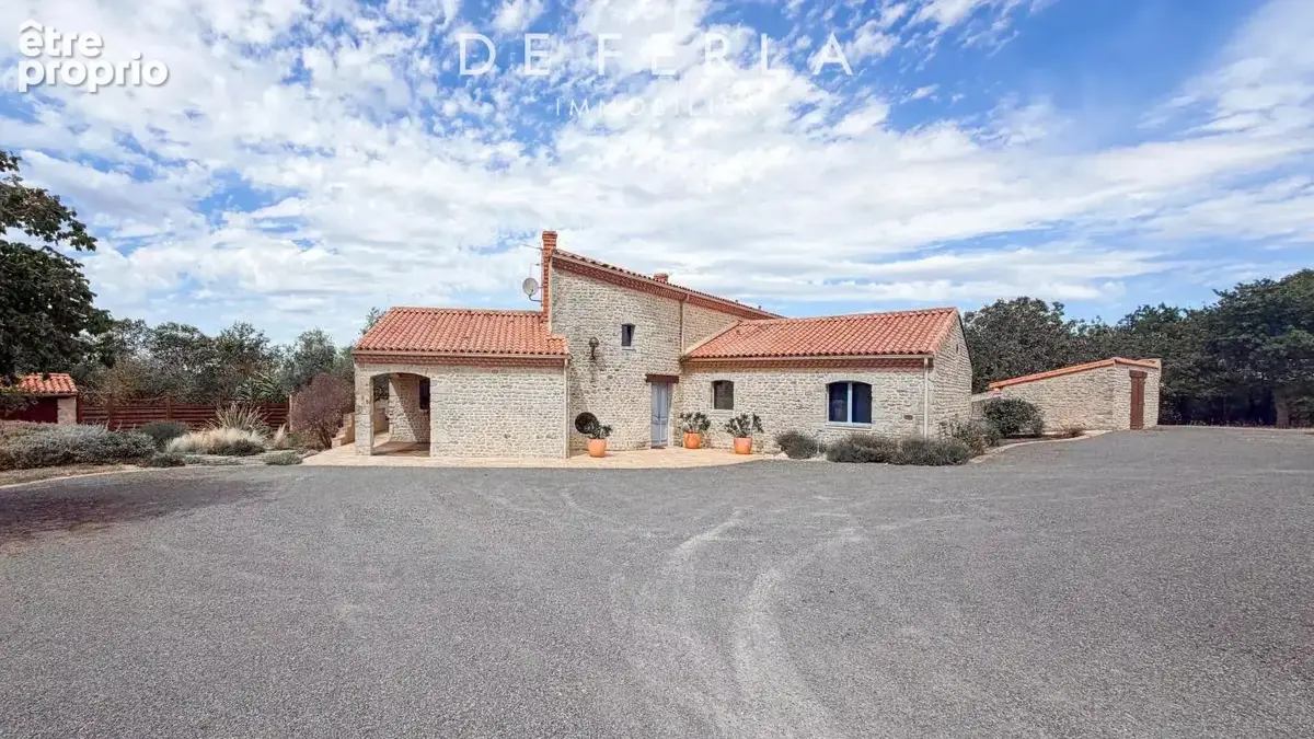 Photo Maison à Luzay au prix de 449 500€
