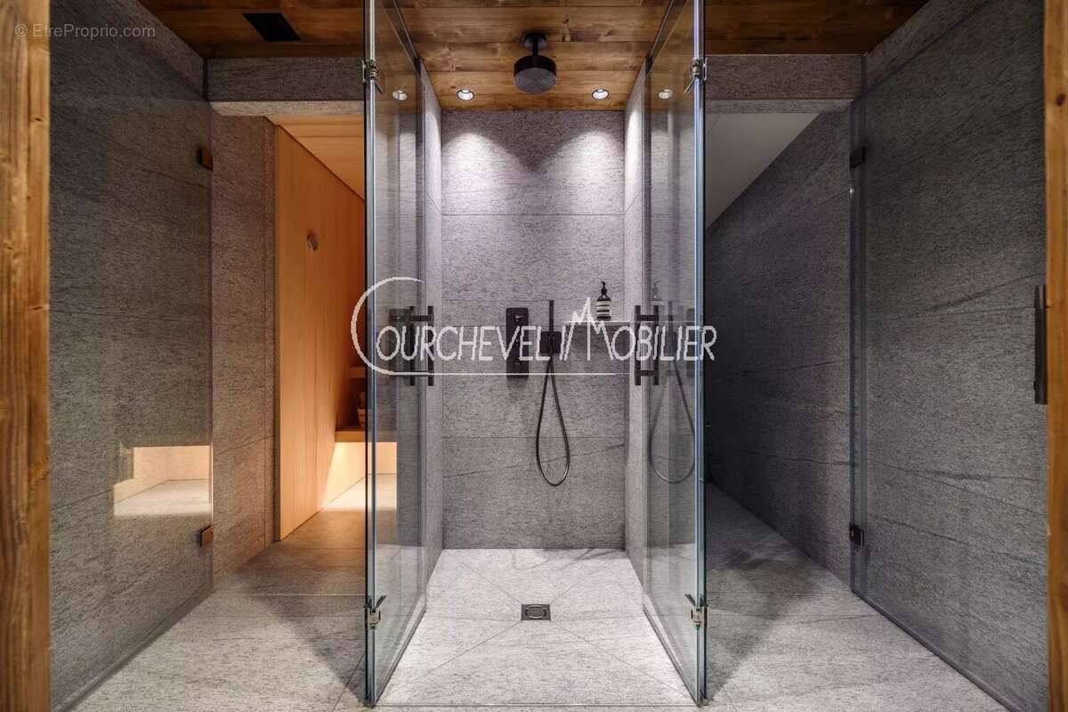 Maison à LES ALLUES