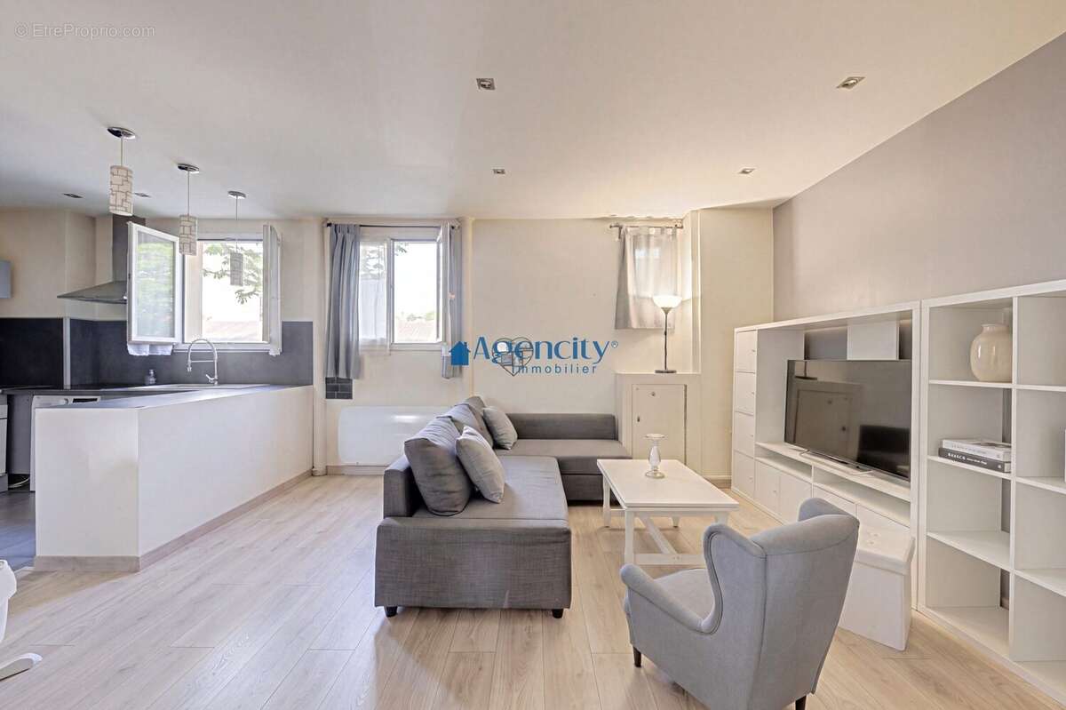Appartement à ROSNY-SOUS-BOIS