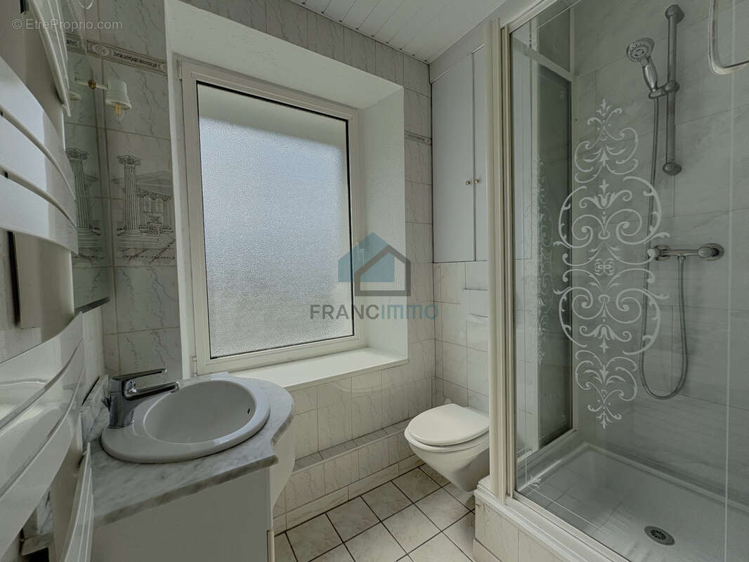 Appartement à PONT-DE-ROIDE